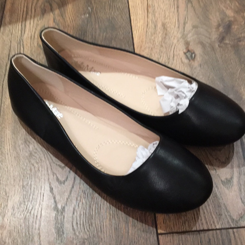 New black ballet flats